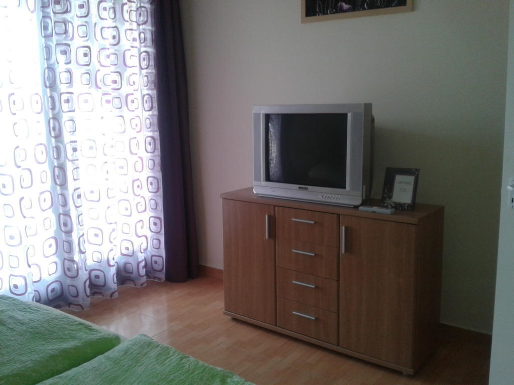 Hatarmenti Vendeghaz Zsira Стая снимка